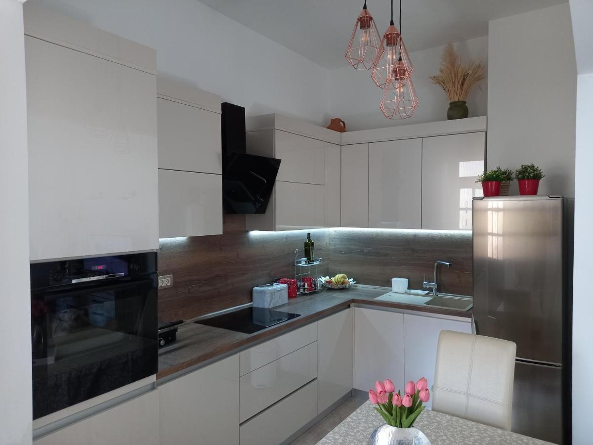 Apartman Beti Lägenhet Opatija Exteriör bild